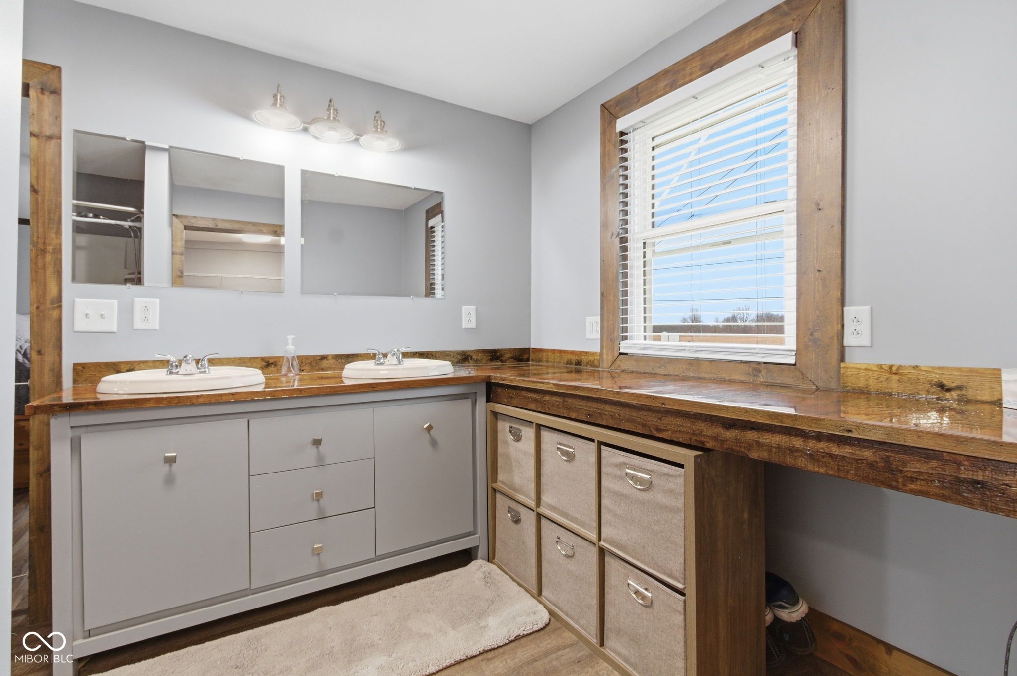 Image of 10660 E State Road 38