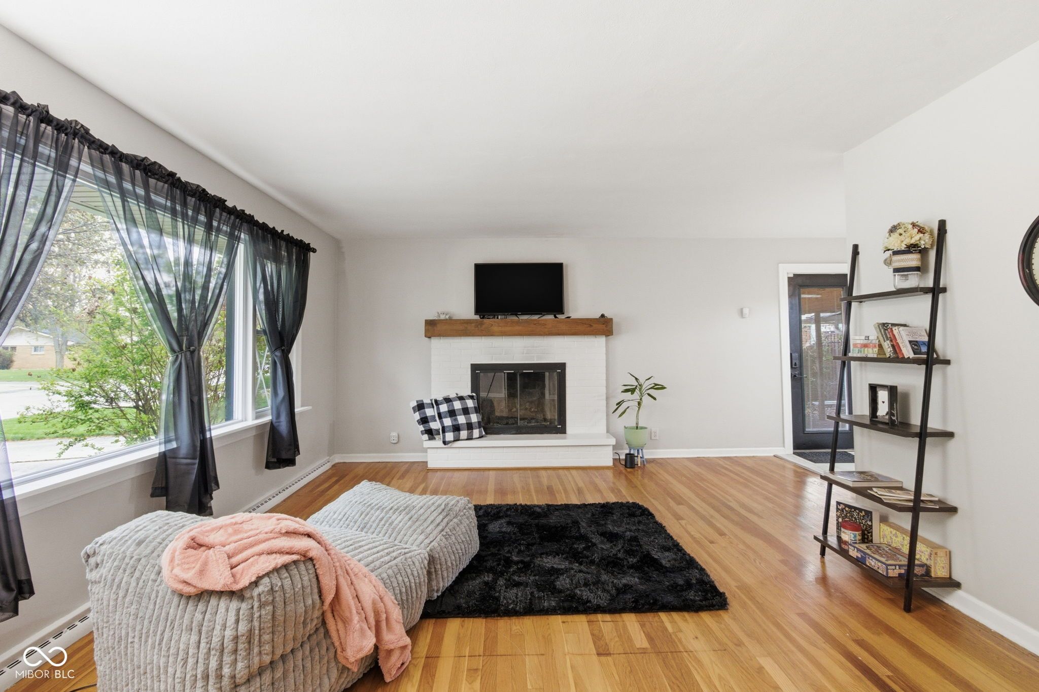 Image of 925 Shellbark Road