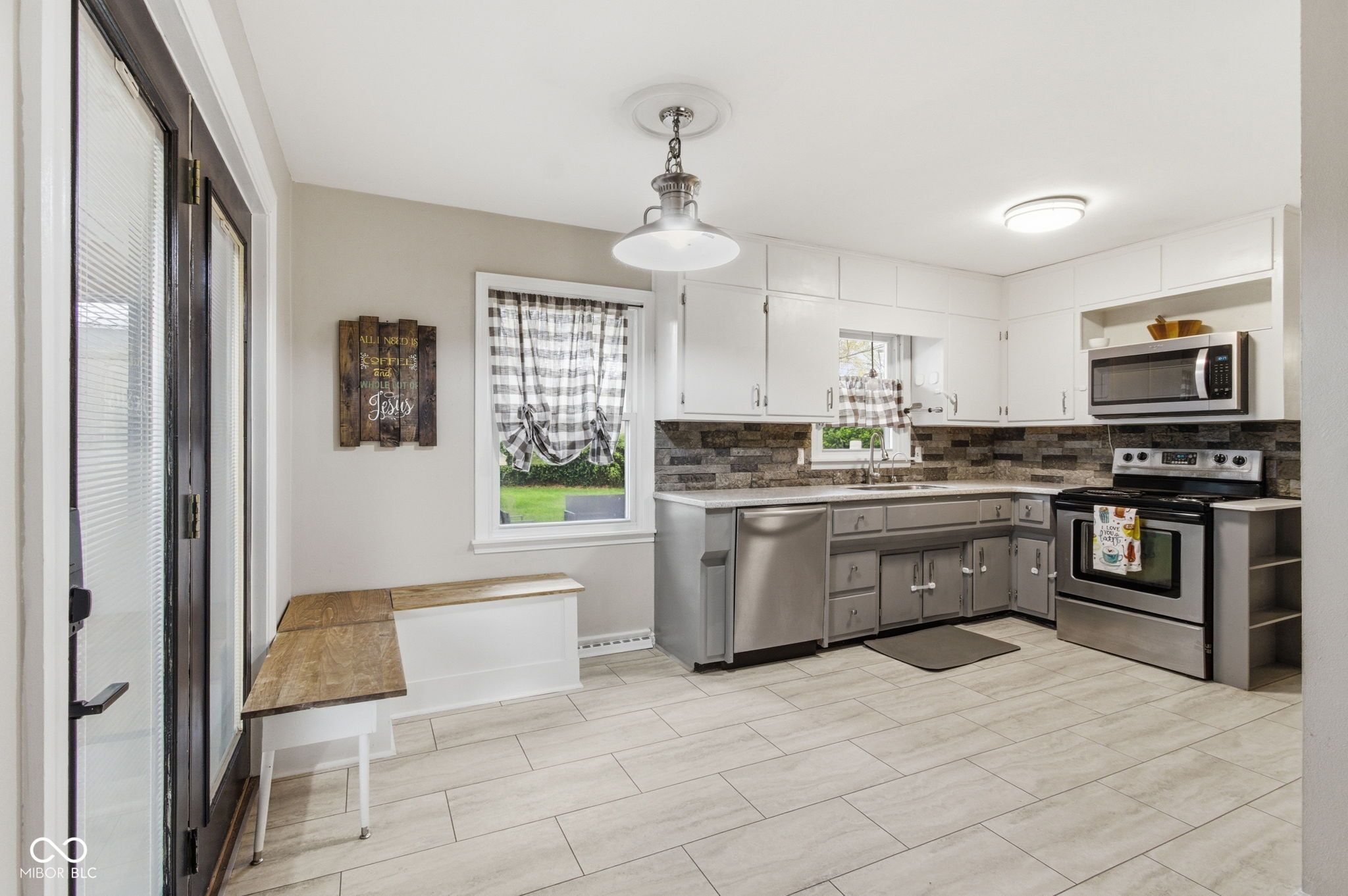 Image of 925 Shellbark Road