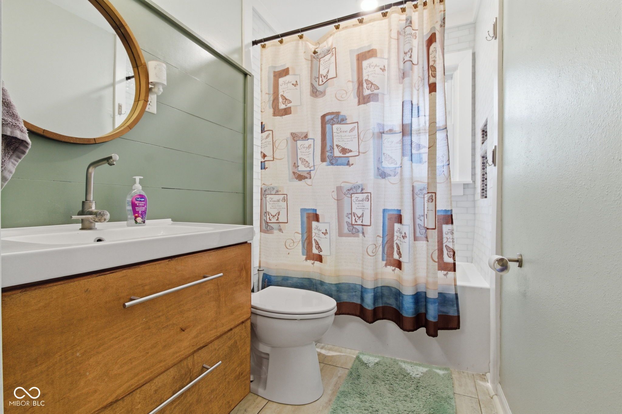 Image of 925 Shellbark Road