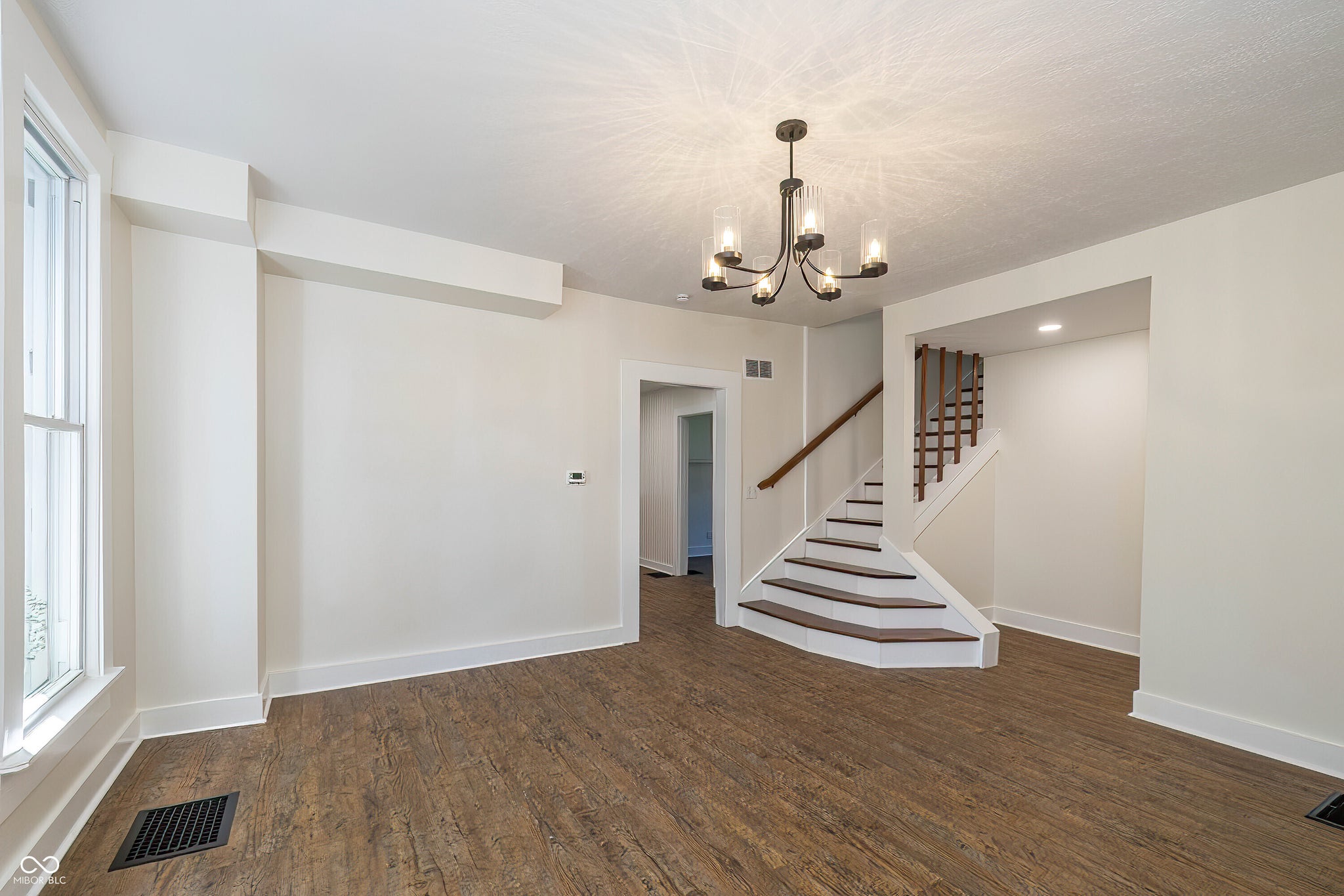 Image of 605 W Main