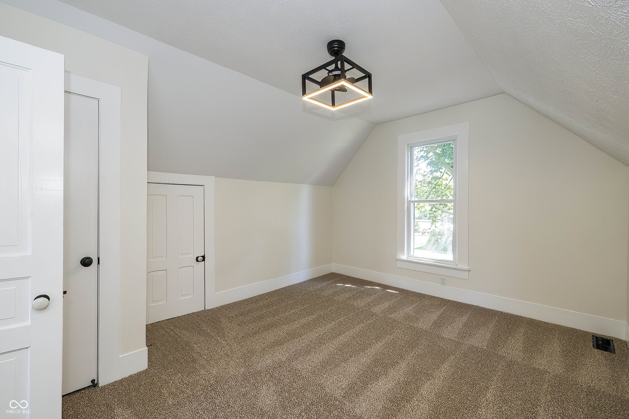 Image of 605 W Main