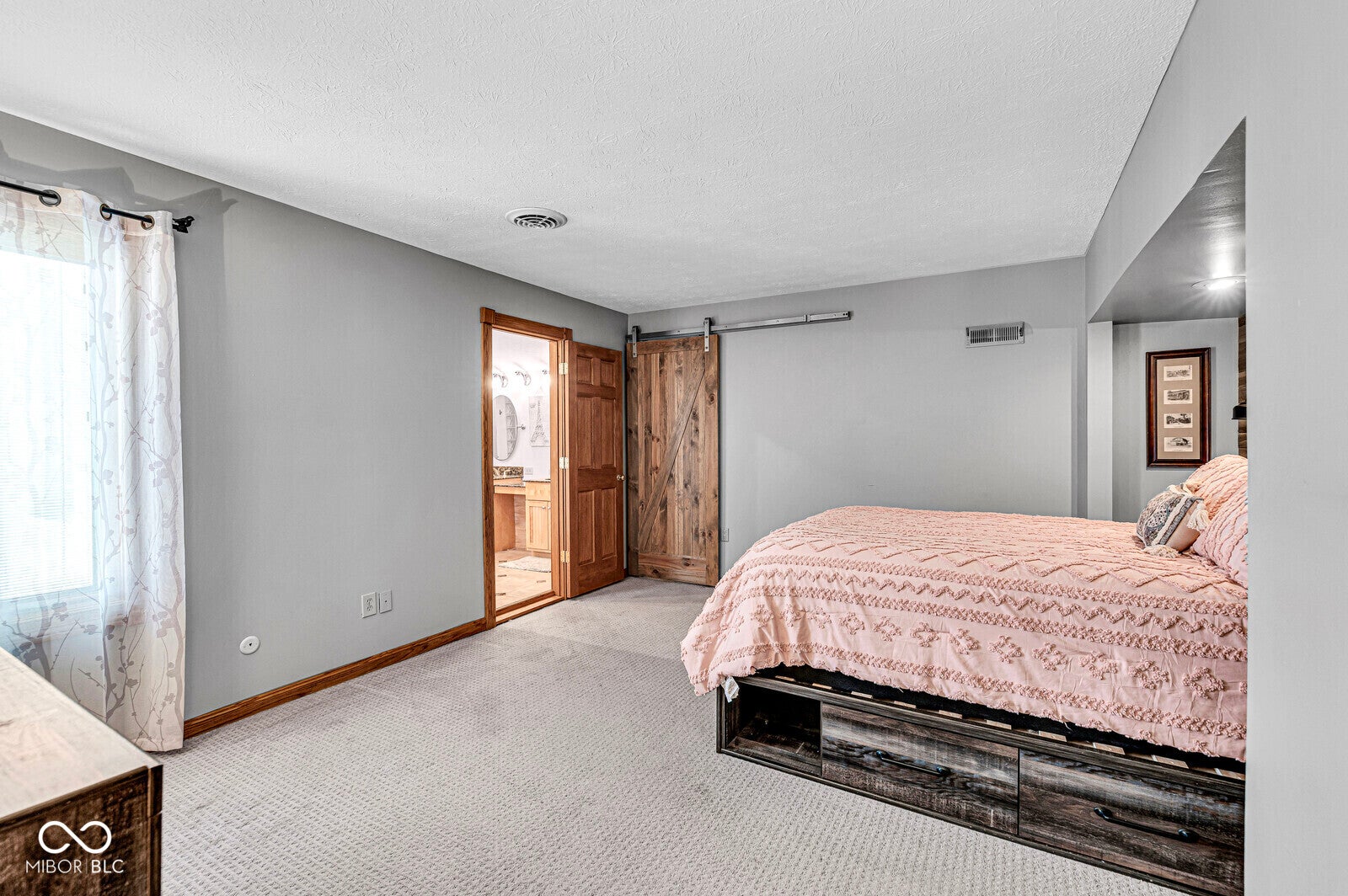 Image of 2205 Grant Boulevard