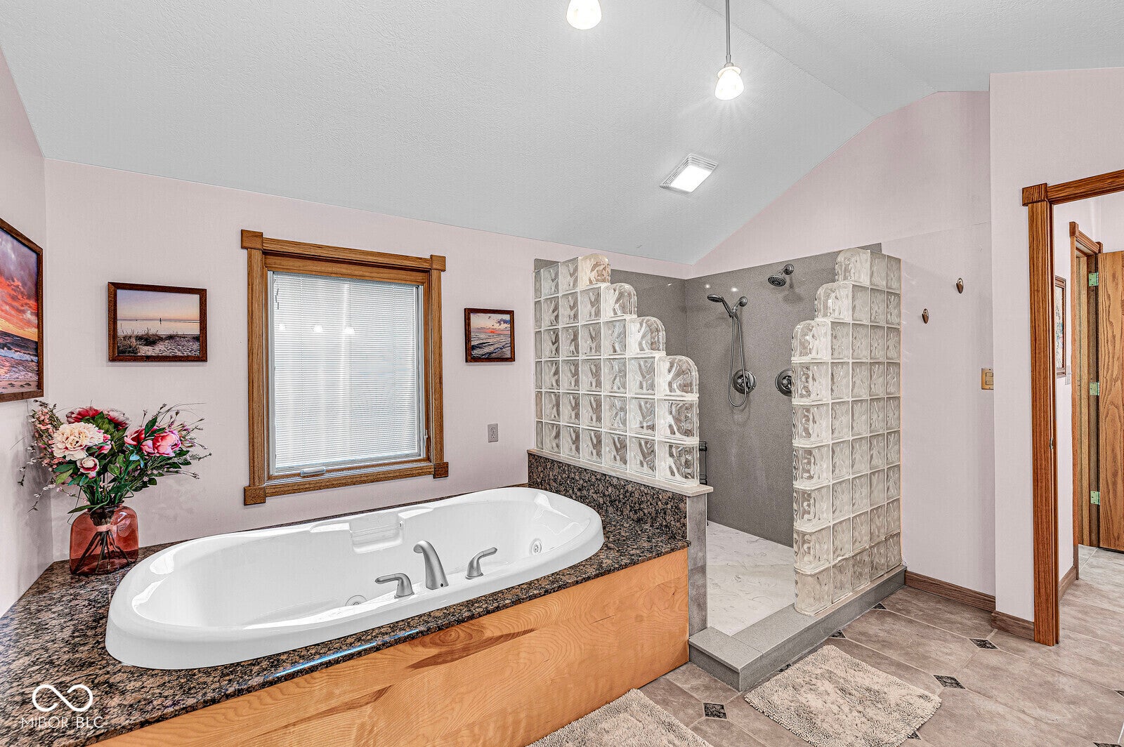 Image of 2205 Grant Boulevard