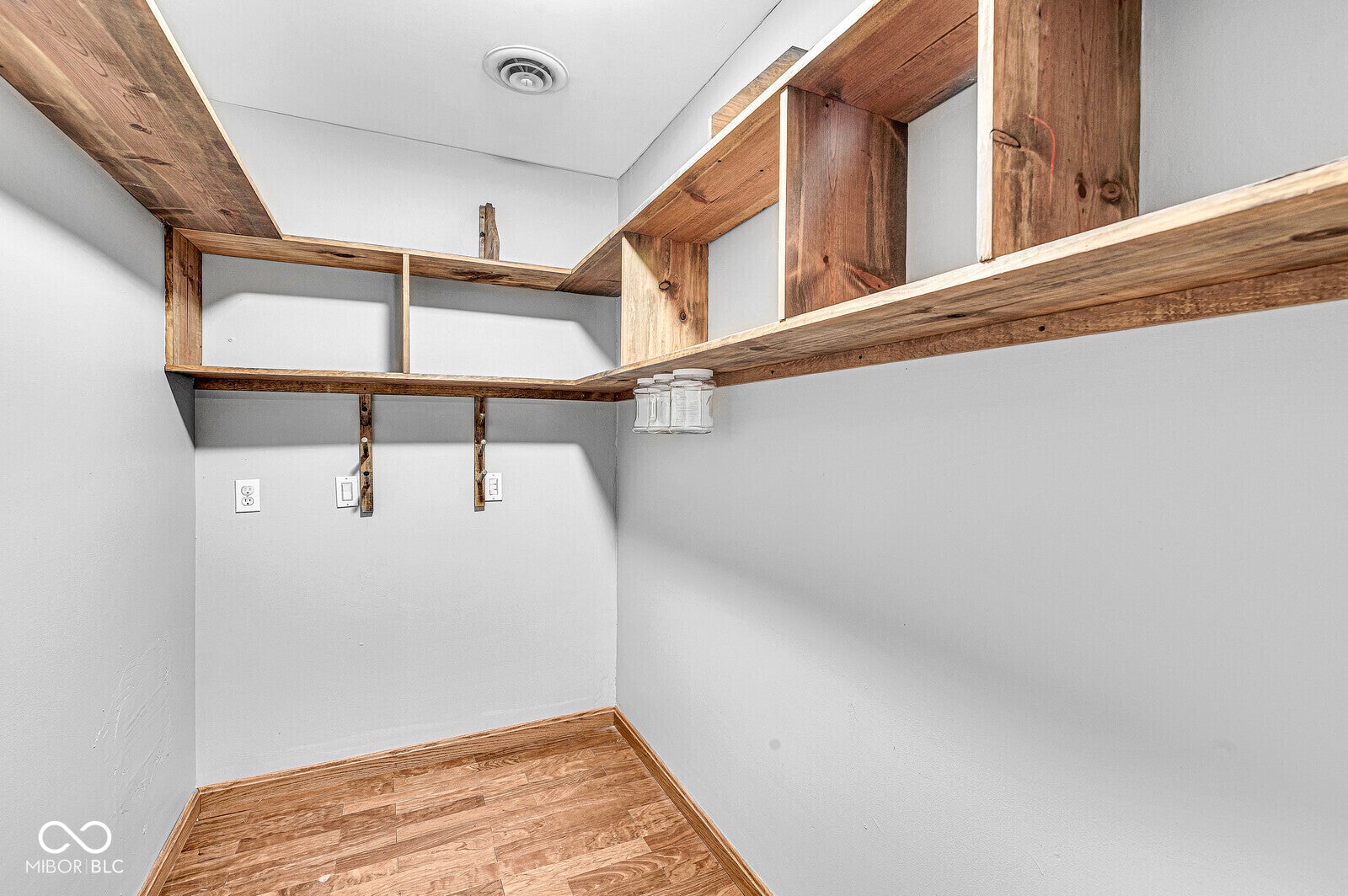 Image of 2205 Grant Boulevard