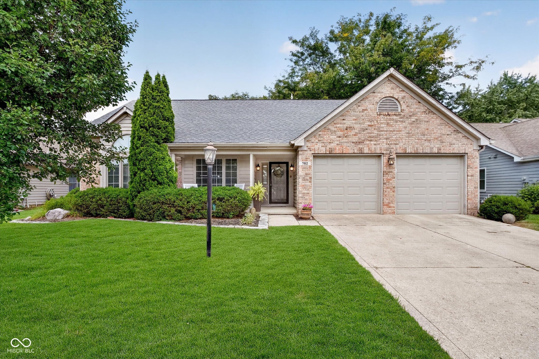 762 Woodview North Drive